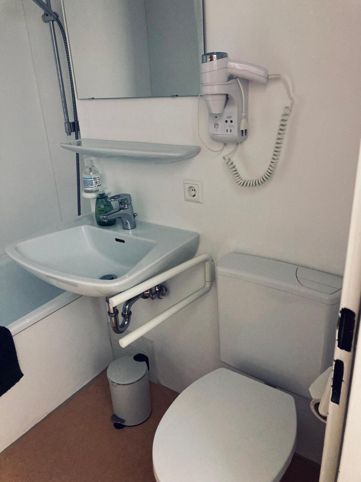 Free Apartment - Ermstal Bad Urach Ngoại thất bức ảnh