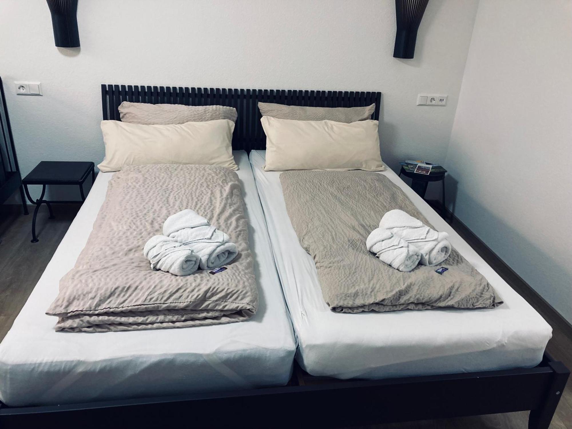Free Apartment - Ermstal Bad Urach Ngoại thất bức ảnh