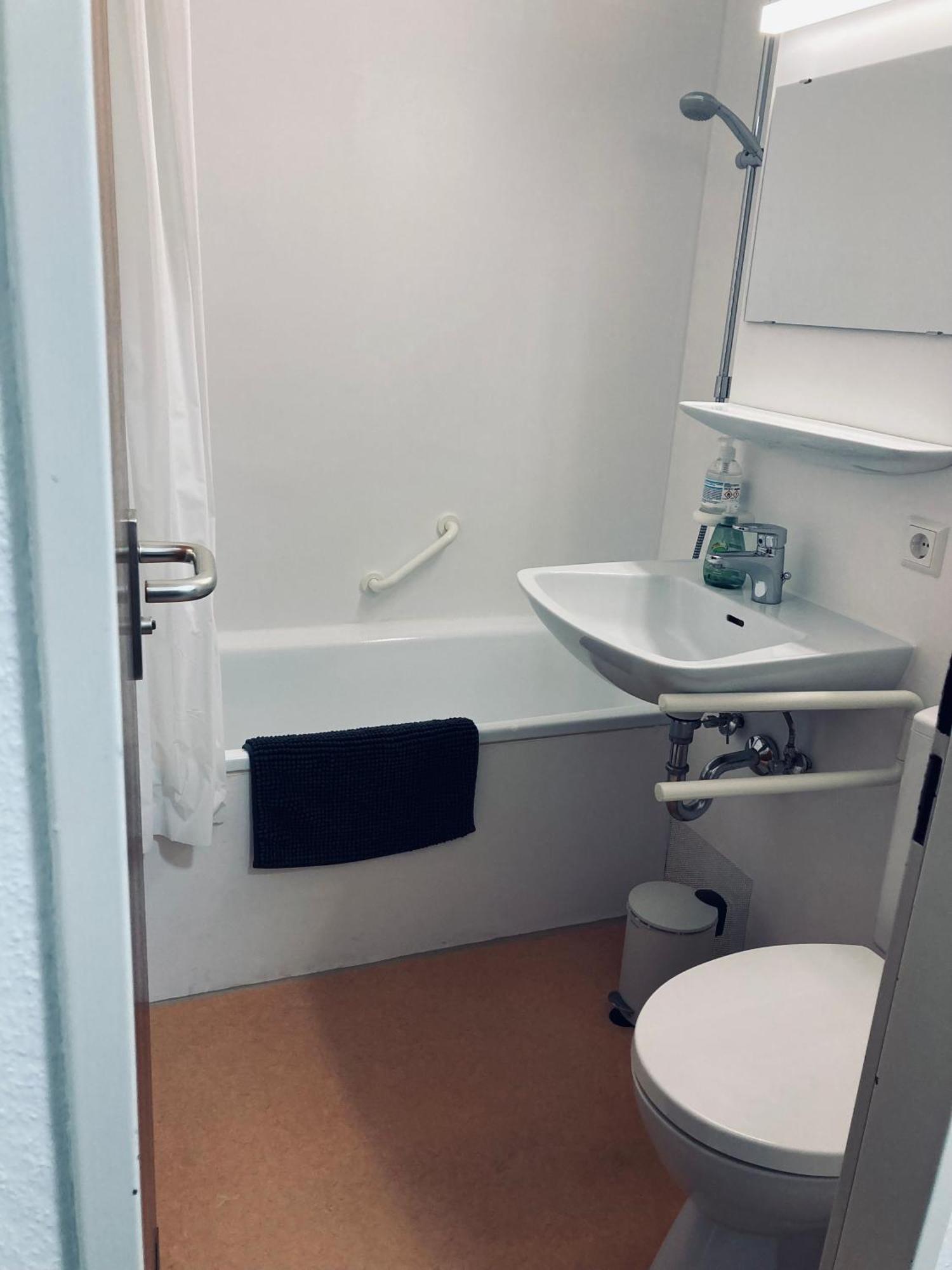 Free Apartment - Ermstal Bad Urach Ngoại thất bức ảnh