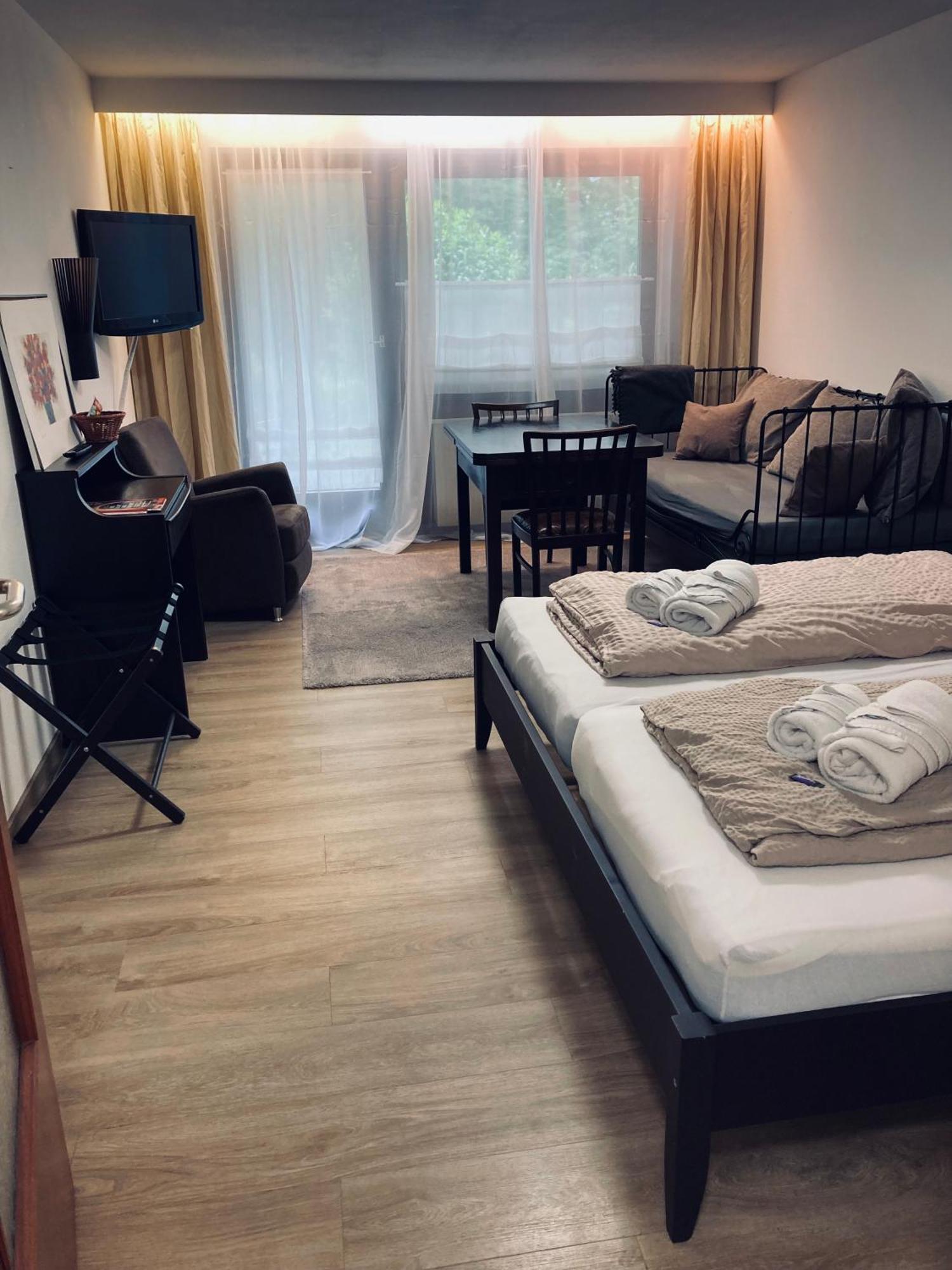 Free Apartment - Ermstal Bad Urach Ngoại thất bức ảnh